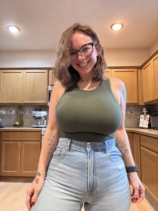 RyvkaRaynbeaux Fan Page tweet media