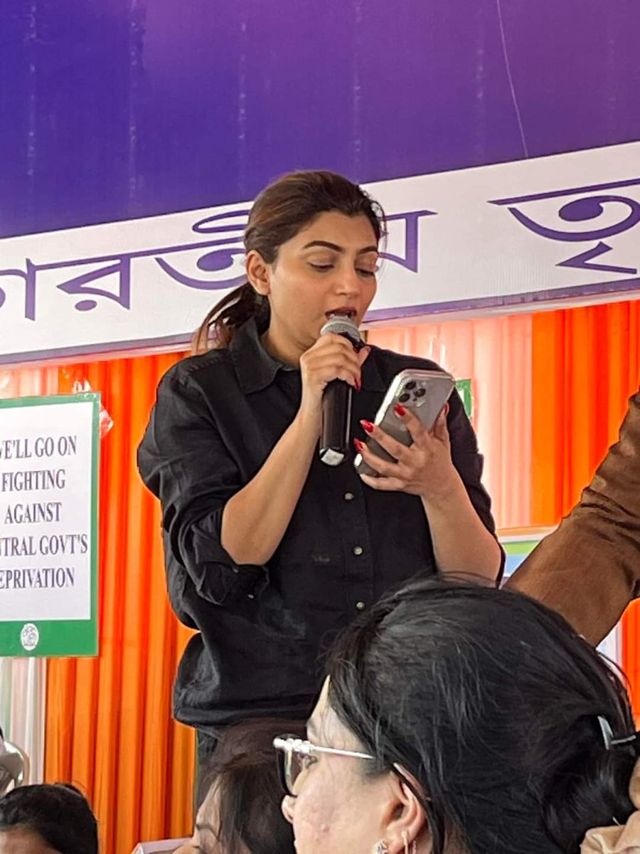 ShahbazAitc's tweet image. At the Dharna Manch showing Protest against @BJP4India for not releasing the Due Funds of MGNREGA Workers &amp;amp; other schemes under the guidance of Youth President @sayani06, #TMYC Secretary @priyadarshini88, #NKDTMYC President @santi_kundu with other Senior Leaders of @AITCofficial