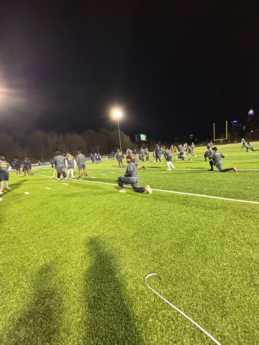 That 5 A.M. Monday Feeling 

#Goldenbullspride | #EVERYTH1NGEVERYDAY