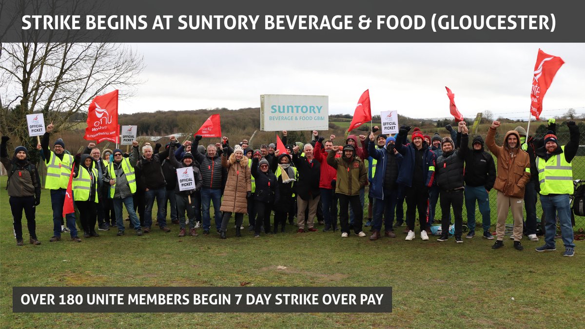 unitesouthwest's tweet photo. ✊ Solidarity with Suntory Workers ✊

Over 180 Unite members employed by Suntory Beverage &amp; Food in Gloucestershire, began a week of strike action today over pay.

One-billion-pound Suntory Beverage &amp; Food produces household name drinks including Lucozade and Ribena. https://t.co/7ea25GPHws