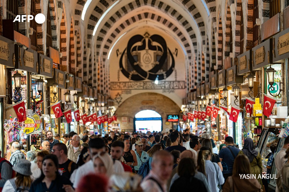 Turkey's new central bank chief is given a rude welcome by a January inflation report that shows prices soaring on the back of a hefty hike in minimum wages. From @AFP u.afp.com/5pz7