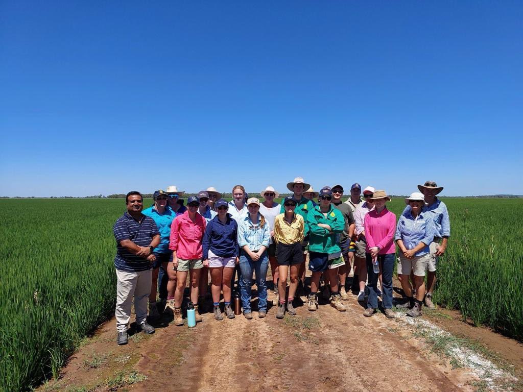 Last Thursday a group of fourth-year Agriculture/ Summer crops program students from CSU had a MIA rice tour organized by the extension team. Great to see new and young people interested in rice and looking forward to seeing them in the paddocks in the next few years.