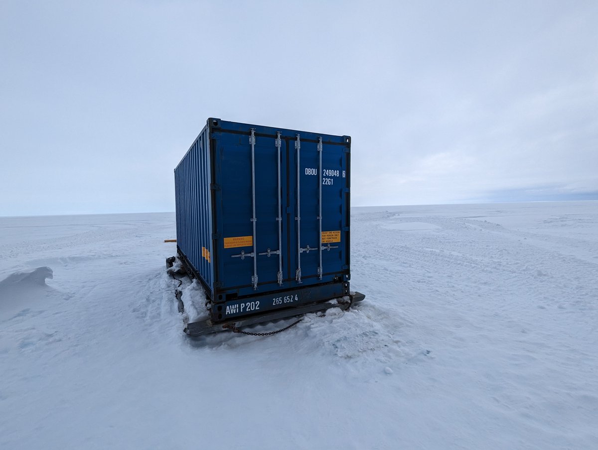 TRIPLE_IceCraft's tweet photo. Everything is packed and our TRIPLE-IceCraft container gets loaded to a ship to be brought back to Germany. 📦🚢 #Icedrilling #Antarctica https://t.co/dVKB7GfGRj