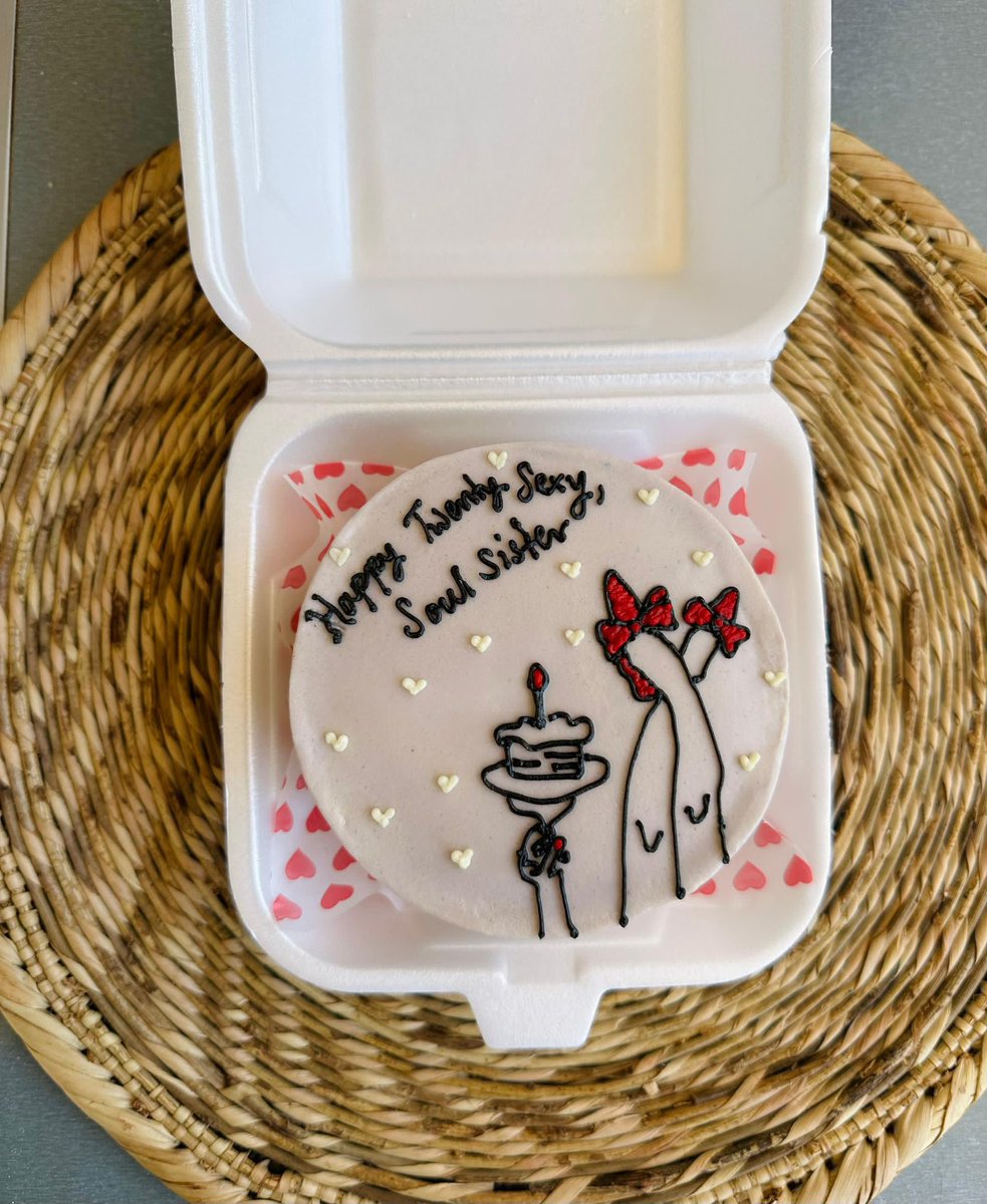 boxofdelightszm's tweet photo. Happy Twenty Sexy!🤭💋

Bento cakes are K120 only. 
WhatsApp; 0976187125 to order.
📍Located in Ibex Hill off twin palm road. https://t.co/VhFfXqFKWl