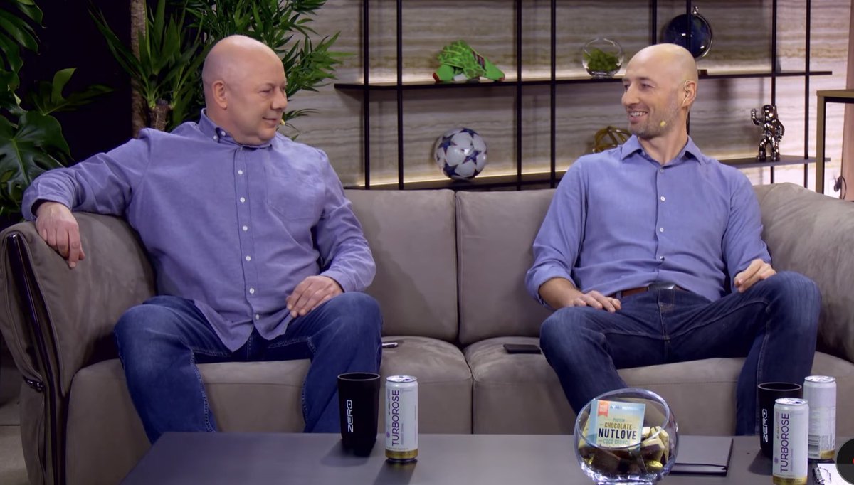 OficjalneZero's tweet image. Znajdź 5 różnic 😅

#kanalzero #zerozero