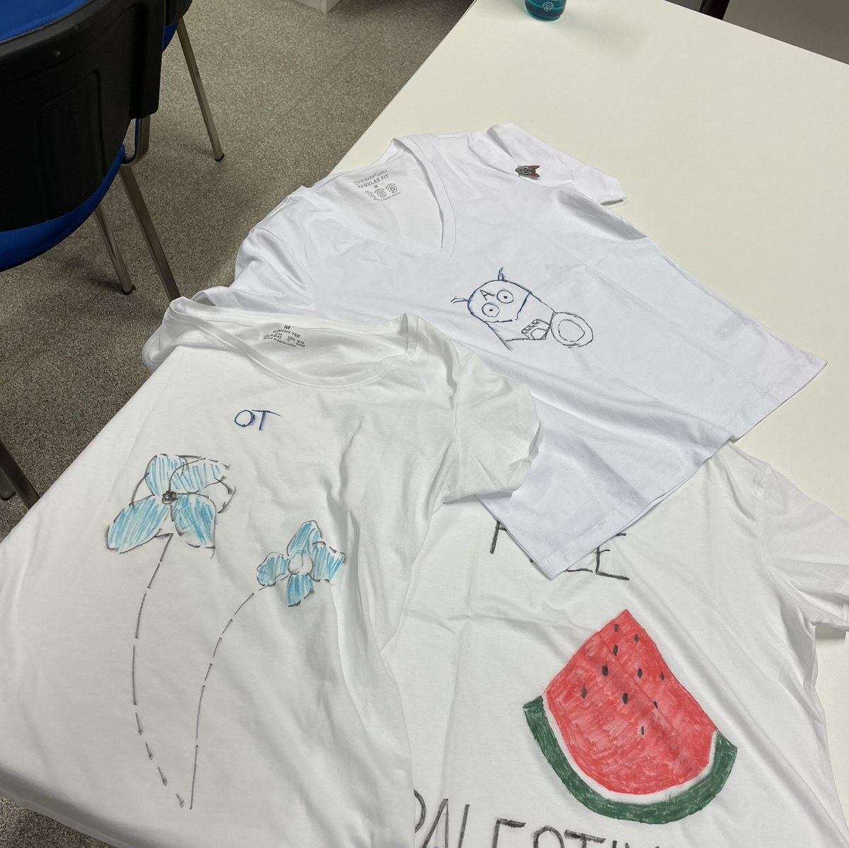 Exciting day at the MSc presentation as students showcase their PBL projects in forensic medicine! 👥 Collaborative efforts shine, and the cherry on top? Stylish T-shirts commemorating the exploration and teamwork. #MScStudents #SGUL