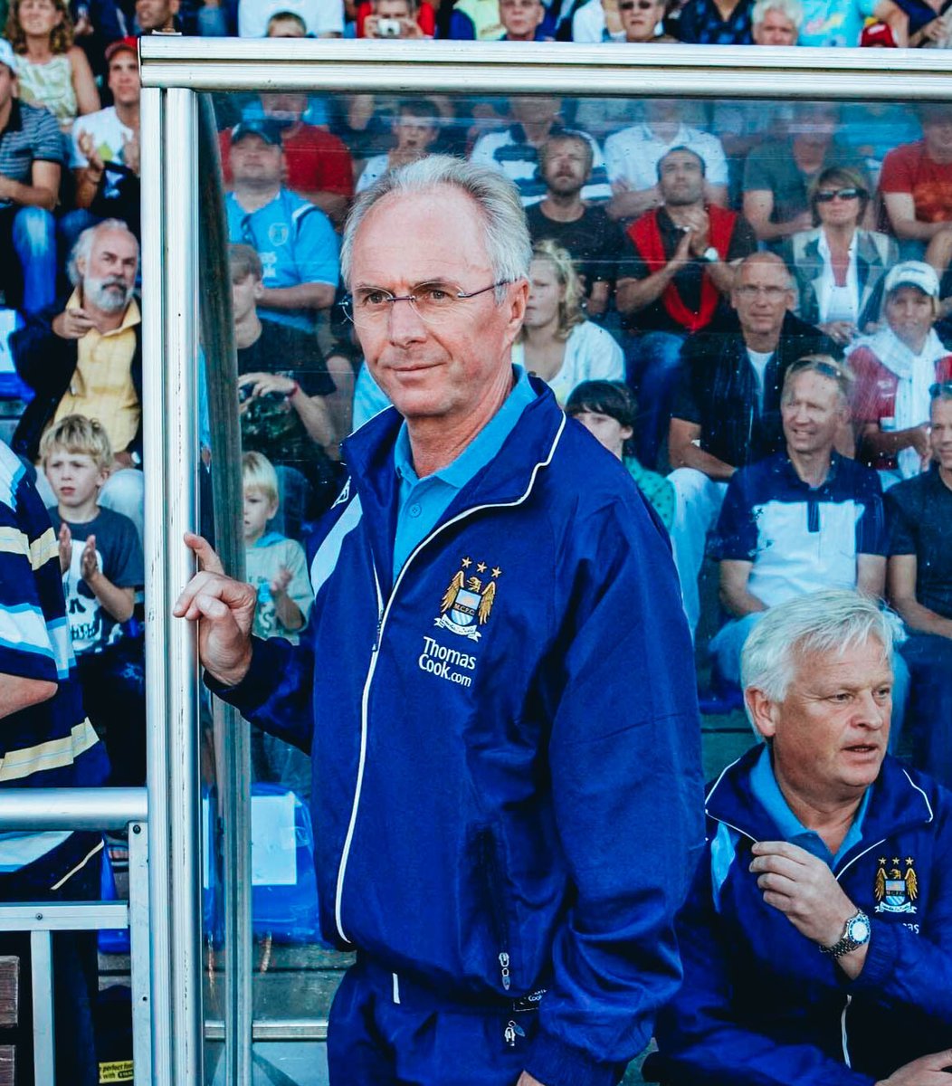 ManCity's tweet image. Sending our love to Sven-Göran Eriksson who turns 76 today 🩵
