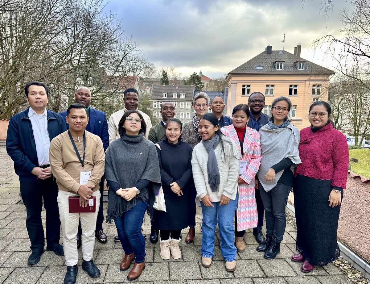 vemission's tweet photo. Heute zu Gast im Missionshaus: 10 von 16 Master-Studierenden des Studiengangs International Diaconic Management, 6. Kohorte, aus unseren Mitgliedskirchen in Afrika &amp; Asien. #mission #diaconia https://t.co/VffTcrEwNt