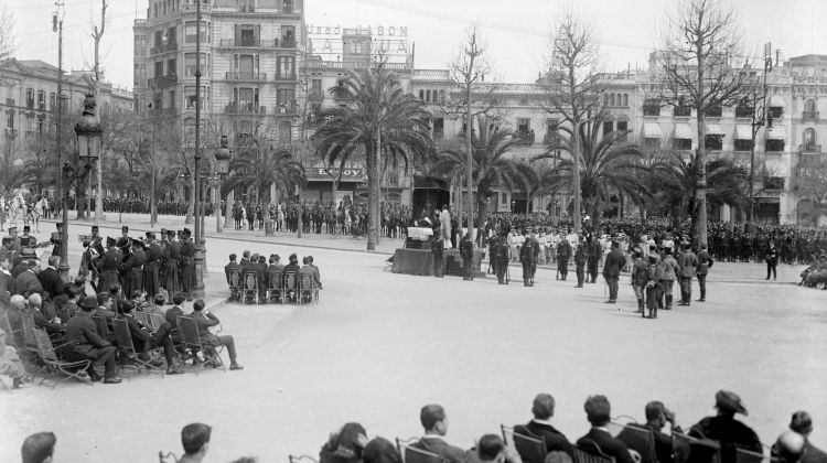 LaIntersindical's tweet photo. 🔍 Tal dia com avui fa 105 anys va començar la vaga de la Canadenca. Una històrica mobilització de la classe treballadora durant 44 dies de lluita i resistència i que va desencadenar en un dels episodis de lluita social més destacat del nostre país. 

📣 La Vaga va durar un mes i mig i va paralitzar un 70% de la indústria, aturant pràcticament Catalunya. Gràcies a aquests fets, es va conquerir la jornada laboral de 8 hores.