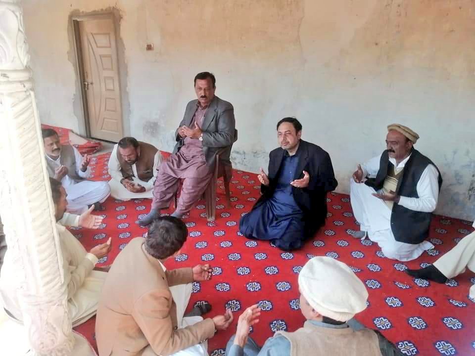 TasneemQureshii's tweet photo. سرگودھا: تسنیم احمد قریشی
سابق وزیر مملکت/ پاکستان پیپلزپارٹی کے نامزد امیدوار برائے قومی اسمبلی حلقہ NA-84 کی چک نمبر 57 شمالی میں انتقال پر لواحقین سے اظہار تعزیت
#Sargodha
#NA_84 https://t.co/Kgg5hzb7Qz