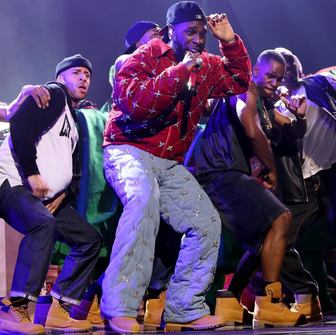 WarnerMusicBE's tweet photo. .@burnaboy being the first African ever  to perform at the #GRAMMYs and making history 🇳🇬 https://t.co/vLA4YOJrwH