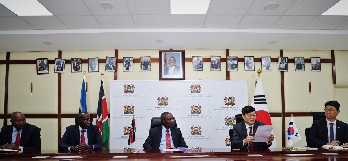 @KeTreasury & @Planning_Ke CS Prof. Njuguna Ndung’u & Korean Ambassador to Kenya HE Sung-jun Yeo today signed a Ksh 980.5million grant aid agreement , aimed at improving & strengthening of Maternal & Newborn Healthcare in @KajiadoGov. @KoreanEmbassyKE