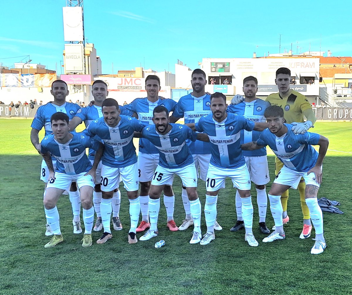 ¡𝑩𝒖𝒆𝒏𝒐𝒔 𝒅𝒊́𝒂𝒔! ☀️ | 

🏋️‍♂️En marcha la sesión de entrenamiento para el equipo en las instalaciones de la Ciudad Deportiva Gómez Meseguer.

#RacingCartagenaMarMenorÁguilas
#JuntosSomosMás💙🖤 | #MásMarMenor