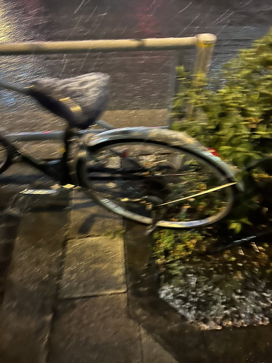 tama10nn's tweet photo. 東京いるけど❄️すごいな

良い出会いがあればだけど、天気悪かったらみんなさっさと帰宅するんやろうなぁ

とりあえず晩飯食ってホテルでさっさと1人寝しかないかぁ https://t.co/QFfMASrHrU