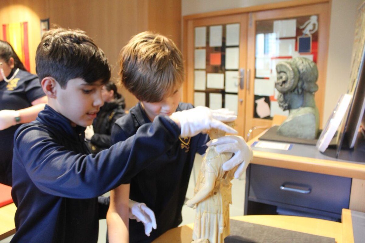 stmarys_prep's tweet photo. On Tuesday, Year 5 had a wonderful trip to the @World_Museum. They visited the 'Return of the Gods' exhibition and studied ancient Greek and Roman artefacts. π¬π·
#artefacts #gods #returnofthegods #greek #learn https://t.co/w2UoW2XHLH