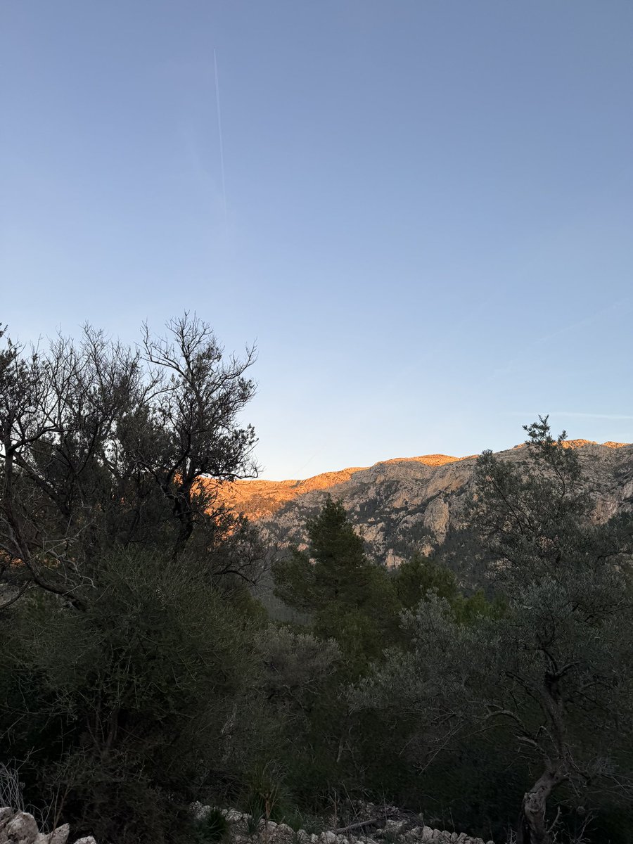 Coming off the mountains as the sun sets after a long days walk is tough but rewarding. The view is spectacular as the mountains glow gold and red. So beautiful it takes away the feel of your sore feet and makes the heart full #naturesbeauty #GR221 #livelife #friendship