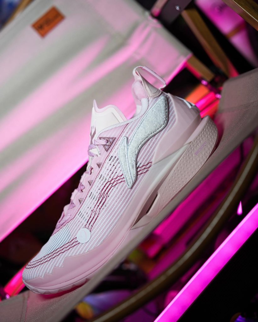 helloshoes1's tweet image. Li-Ning Jimmy Butler JB2 - Valentine's Day

We sell worldwide with free shipping: antosports.com/products/li-ni…

#jb2 #valentineday #lining #liningsport #jimmybutler #liningjimmybutler #liningshoes #liningjimmybutler2 #liningrunning #liningrunningshoes