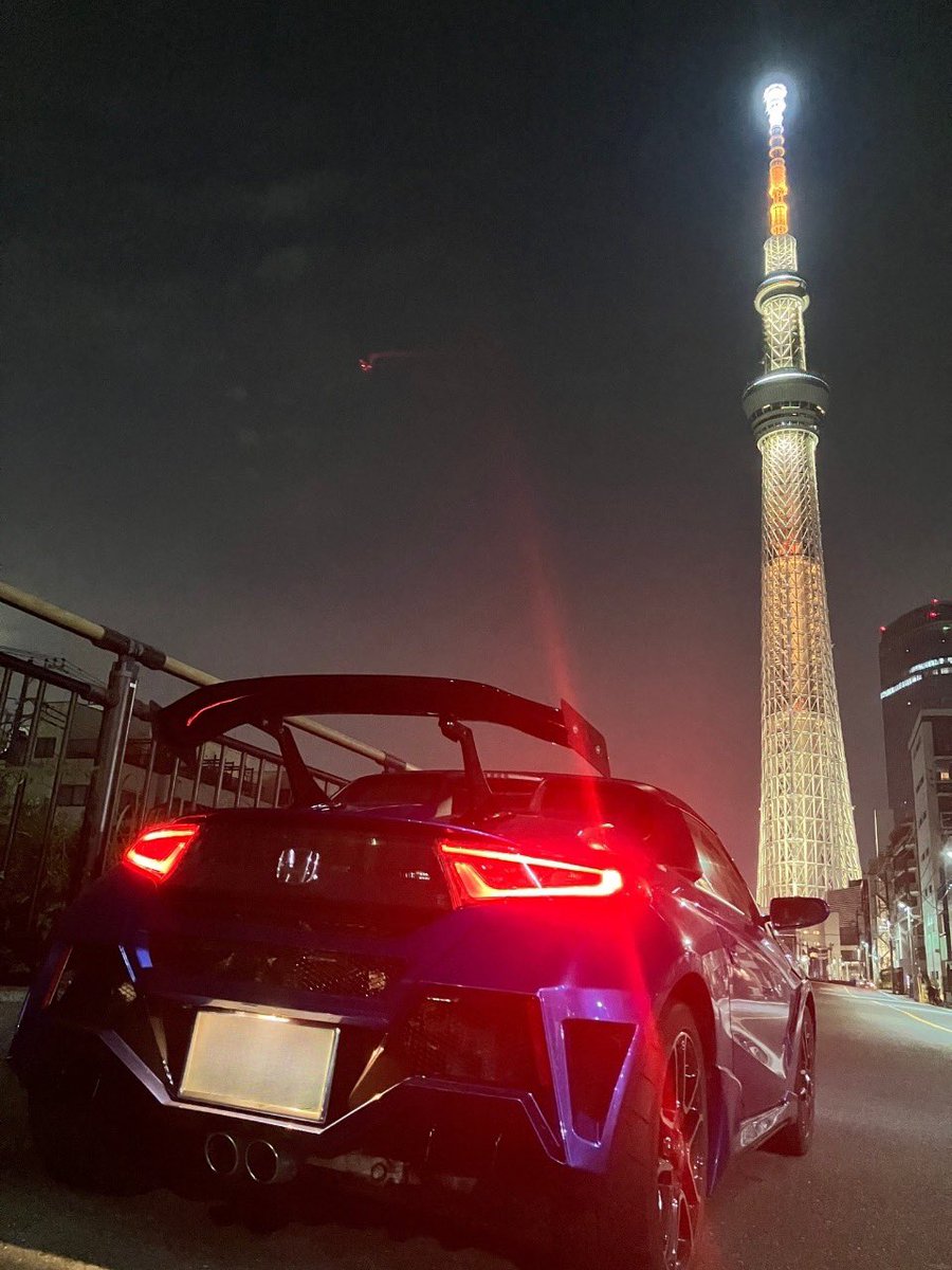 carshot_jp's tweet photo. 今回は東京都の #押上 で撮影された1枚をご紹介🚗📸

スカイツリーと愛車が収まる丁度いい距離ですね✨
撮影時は静かにお願いします。

■詳細情報
https://t.co/Ba0voJSyOq

あなたのオススメ撮影スポットも是非教えてください！✨
(提供:@Y_S660_tattoo_Y様)

#お前らの愛車のケツ見せてくれ
#s660 https://t.co/eAmT755Z1s