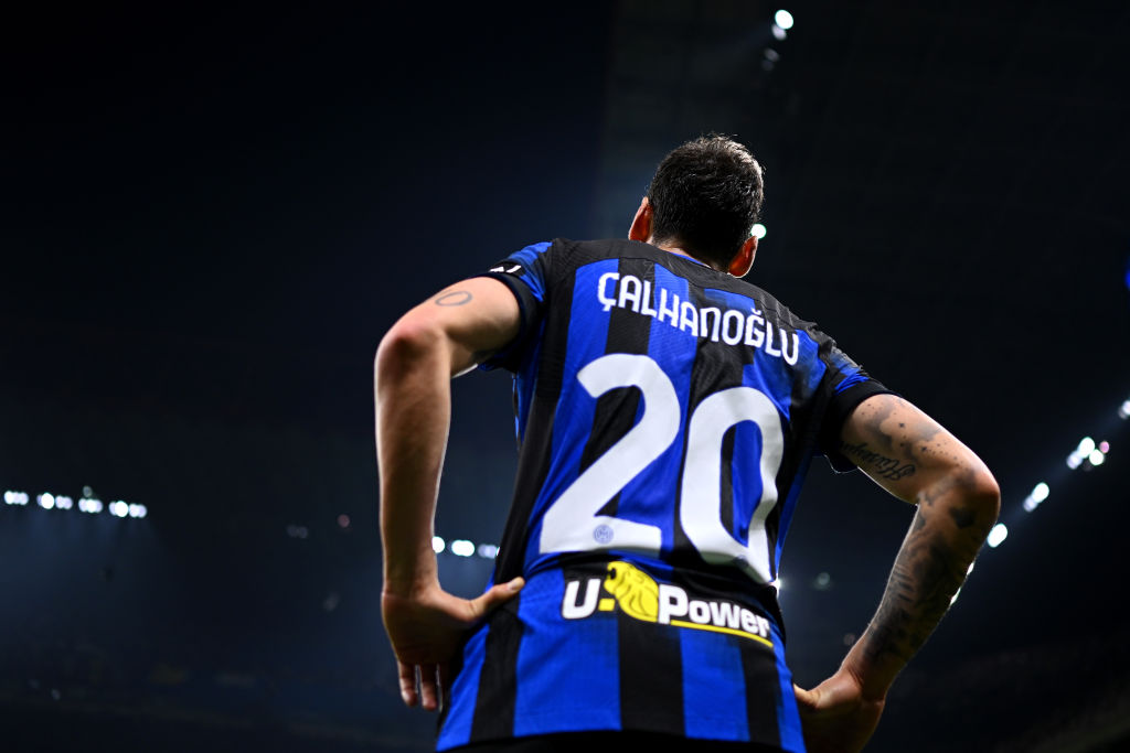 La prestazione in #InterJuve di Hakan Calhanoglu è una delle più scintillanti da parte di un giocatore dell'Inter nella gestione Inzaghi: un dominio del gioco talmente netto che ha fatto impallidire avversari e compagni di squadra, che pure hanno tentato di insidiarlo per la…