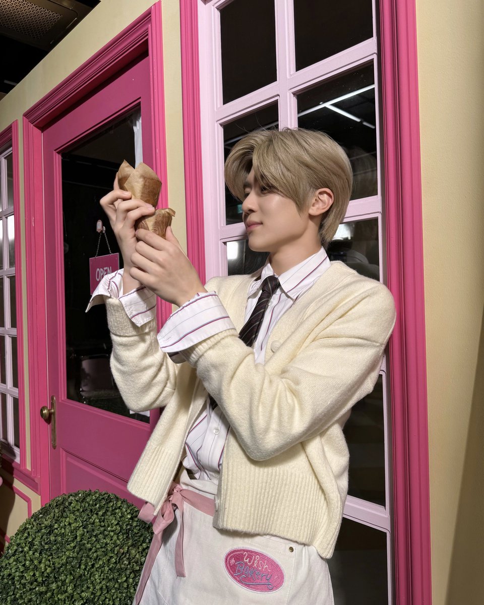 nctwishofficial's tweet photo. What’s your WISH? ✮⋆˙

#SION #RIKU #YUSHI  
#시온 #리쿠 #유우시 
#シオン #リク #ユウシ  
#NCTWISH #WISHBAKERY https://t.co/ayWU6EN28J