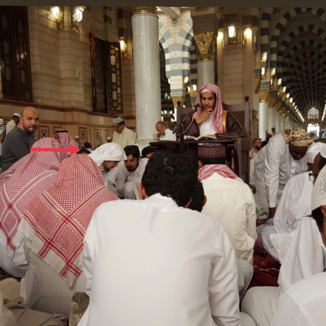 Shaykh Amir Bahjat حفظه الله sitting in the Dars of Shaykh Abdus Salam al-Shuway'ir حفظه الله at Madinah.