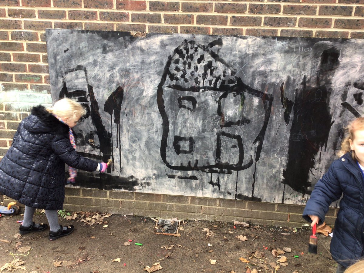 BPSEYFS's tweet image. Painting houses.  “We keep having to get more water because it disappears in the air”