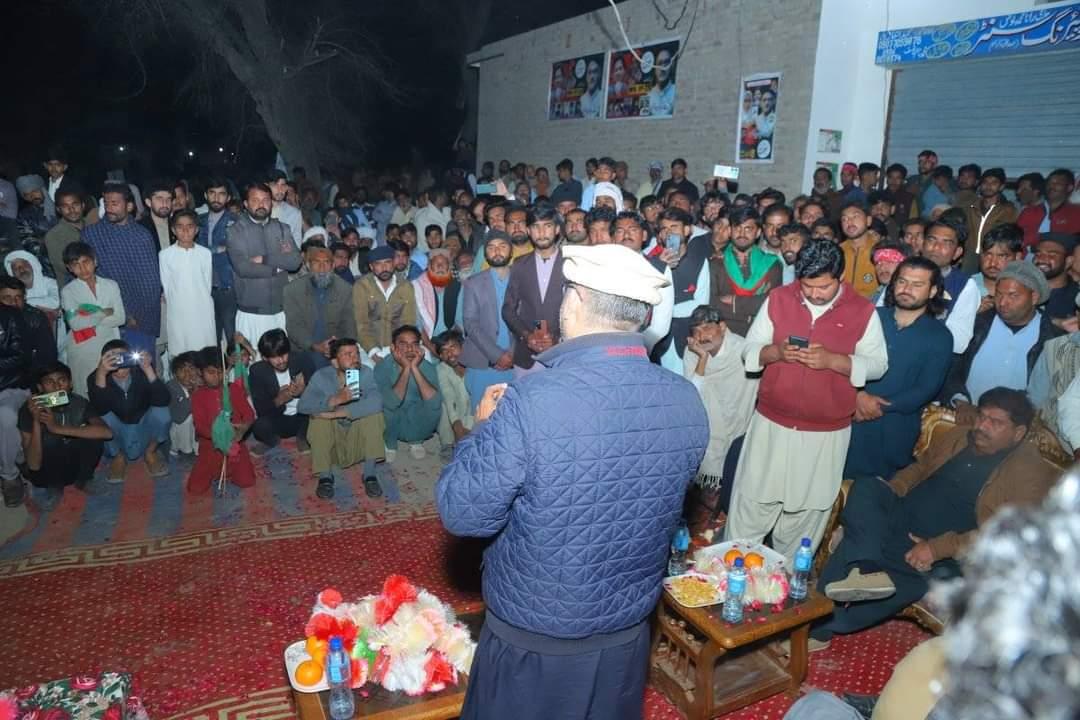 PTIPunjabPK's tweet photo. امیدوار پاکستان تحریک انصاف #PP228 کیپٹن عزت جاوید,سابق ایم پی اے عامر اقبال شاہ، میاں شفیق آرائیں کی یونین کونسل 386 میں آمد۔چودھری مقصود چک اوڑا والا کی جانب سے منعقد کیے گئے پروگرام میں شرکت.
#ایاک_نعبد_و_ایاک_نستعین https://t.co/79wB6vFQH5