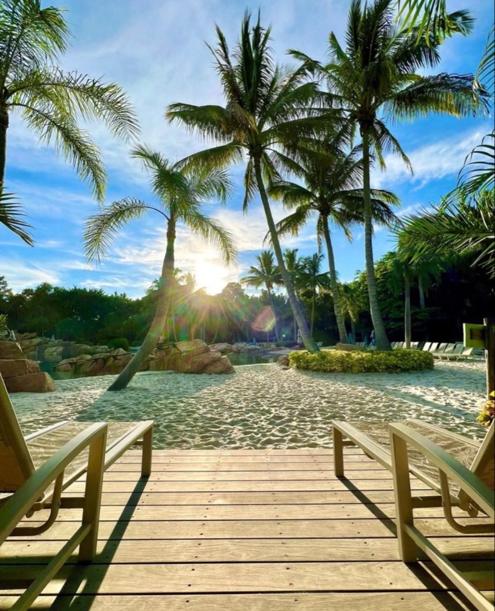When you get the countdown to your holiday……..I can’t wait to be lay in this exact spot even though I’ve got months to wait ! 🥰