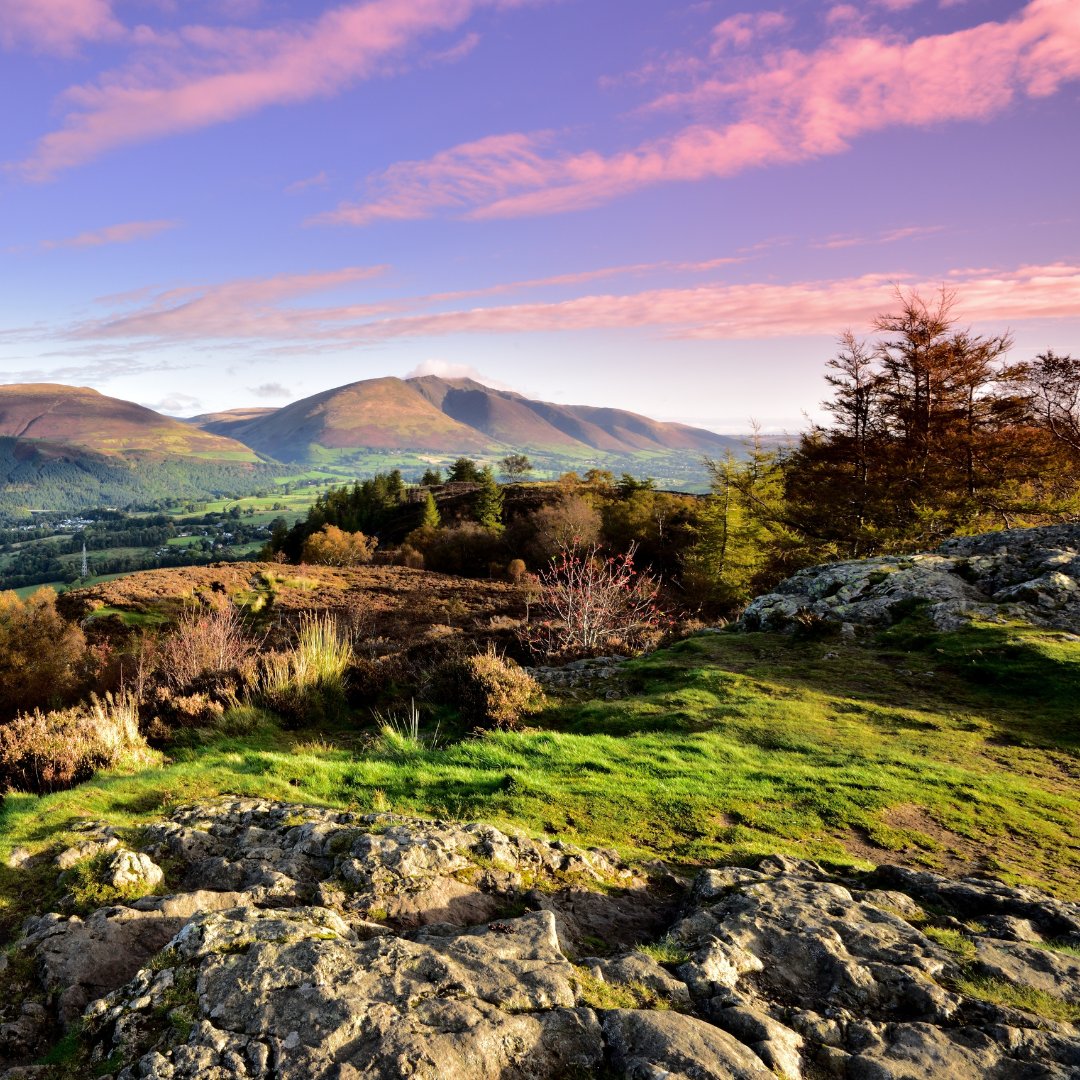 #PicOfTheDay 📸 || Beautiful pink skies over Skiddaw 🤩

#TheLakeDistrict