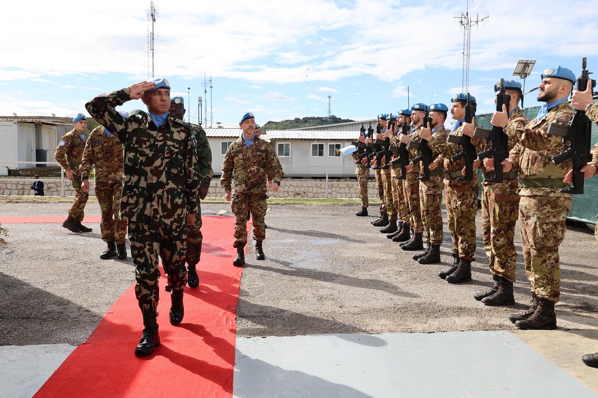 ana_web's tweet photo. La #Taurinense assume il comando del Settore Ovest del #Libano 🔗https://t.co/7K37ERq16H via @ana_web #esercito #truppealpine #alpini #leonte #unifil https://t.co/lFAeqbiuul