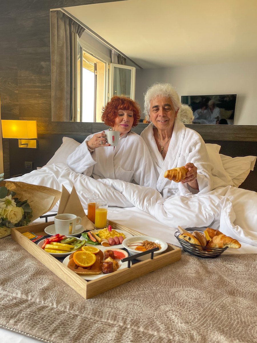 summerhotels_'s tweet photo. Chez #Summerhotels nous célébrons l'amour à tous les âges 💑✨ 
Que vous soyez ensemble depuis quelques années ou que votre histoire commence tout juste, venez créer des souvenirs romantiques inoubliables :
https://t.co/EfvvM9O1GX

#Cotedazurfrance https://t.co/yWbmO5qyOk