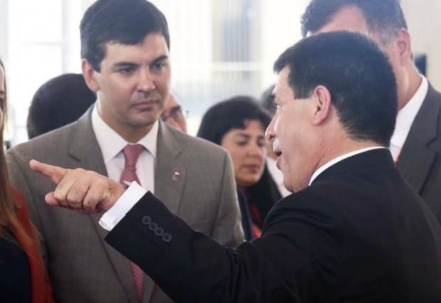 Rocio_La_Blanca's tweet photo. Entras a la plataforma y lo primero que vez es un chófer de Bolt asesinado y asaltos por doquier en las noticias. SANTIAGO PEÑA vos y tu sueño Hc son la peor mierda que nos tocó, encima te burlas diciendo que la delincuencia prácticamente ya no existe en Paraguay. https://t.co/cZsZRoH2bf