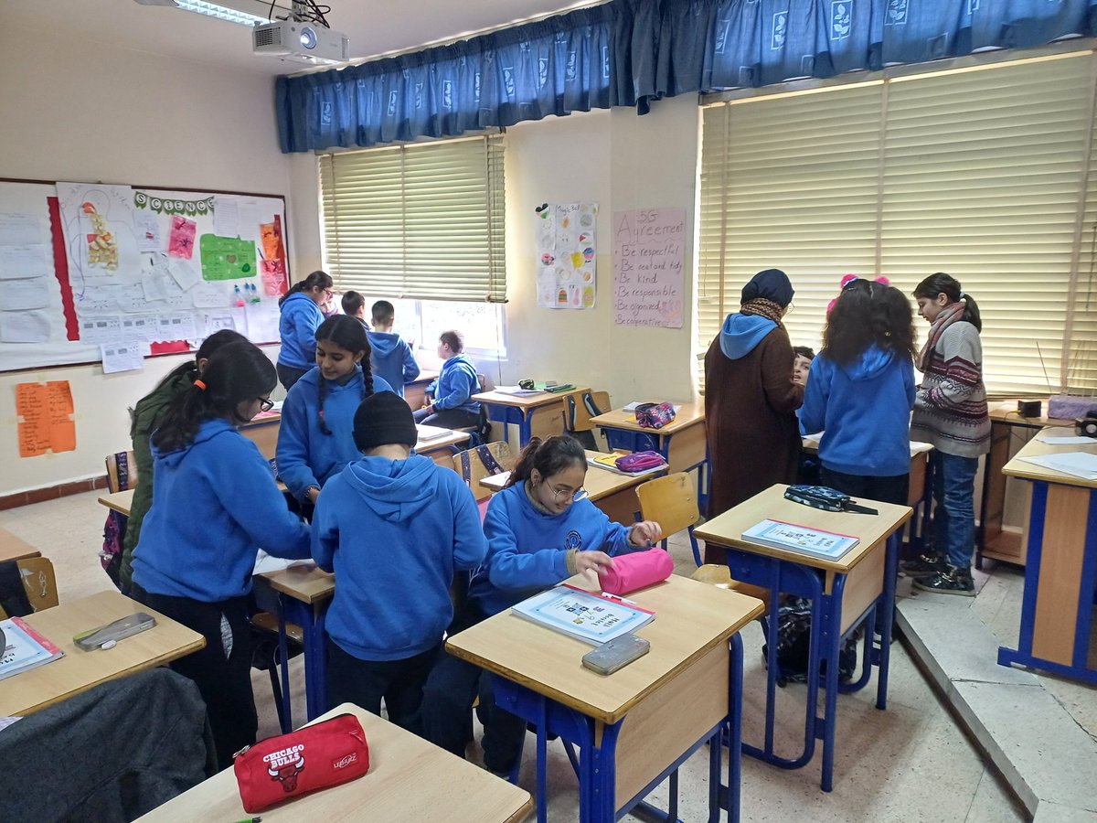 Grade 5 learners worked in groups to discover the kinds of triangles and their properties through  coding activity. <a href="/MakAishaSchool/">MakAishaSchool</a> <a href="/FawziehHn/">fawziehhnaini</a>