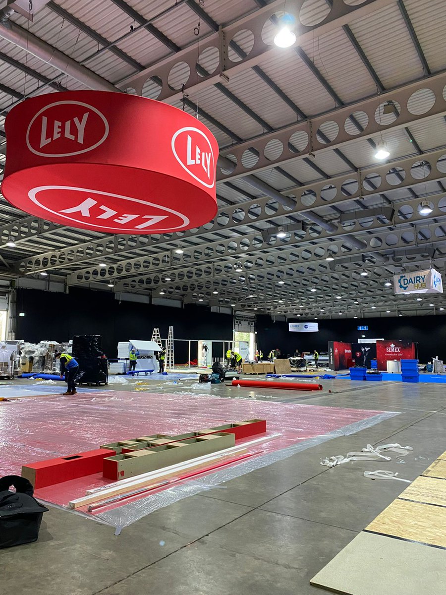 An early start this morning @Dairy_TechUK set-up! Making good progress with our stand builds!

#dairytech2024 #teamrdw #dairy #dairyeventsuk #dairytech #standbuilders #modularstands #standcontractors #sustainablestands #standdesigners #exhibitiongraphics #exhibitionstands