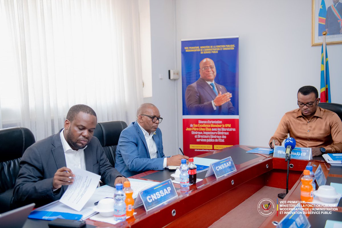 Cnssap_RDC's tweet photo. Réunion d'évaluation technique des performances de la CNSSAP pour l'exercice 2023 et d'orientation pour l'exercice 2024, présidée par le VPM @LihauEbua https://t.co/MCDvwzQv9l