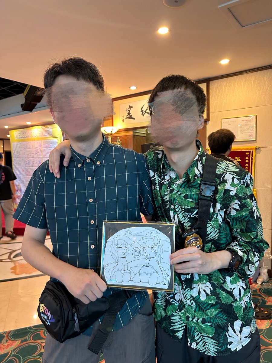 WZNGTX's tweet photo. Ahh the post-con depression, or maybe I am just sad that I won't be seeing my earth pony brother for another long while after today... https://t.co/qDZO7eiHLB