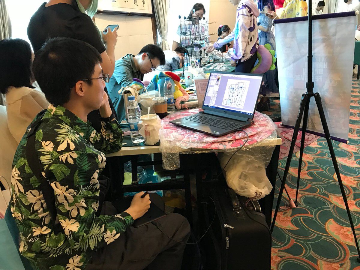 WZNGTX's tweet photo. Ahh the post-con depression, or maybe I am just sad that I won't be seeing my earth pony brother for another long while after today... https://t.co/qDZO7eiHLB