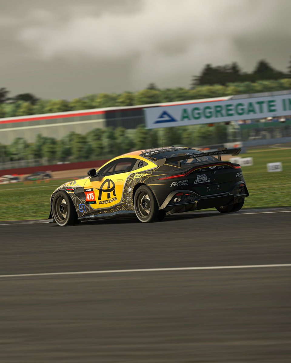 SimRC_de's tweet photo. We leave @SilverstoneUK with a bag full of points and renewed confidence in our @team75bernhard @PorscheRaces package as well as #GT4 Championship Leaders😎

At the 🏁

🔵 #75 - P5⃣
🔴 #24 - P8⃣
🟡 #476 - P5⃣

#SimRC | @24H_ESPORTS https://t.co/okTAKuNkrg