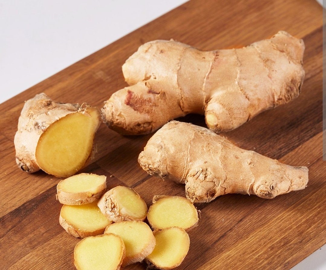 Bu bitki ile ağrıya son 
#sağlık #yaşam #bitki
Zencefil ; Etkili bir ağrı kesicidir. Mide bulantısını önleyen zencefil aynı zamanda mide yatıştırma özelliğiyle de bilinmektedir. Zencefil, artrit kaynaklı ağrıyan eklemler ve adet kramları ve ağrıyla savaşan doğal bir bitkidir.