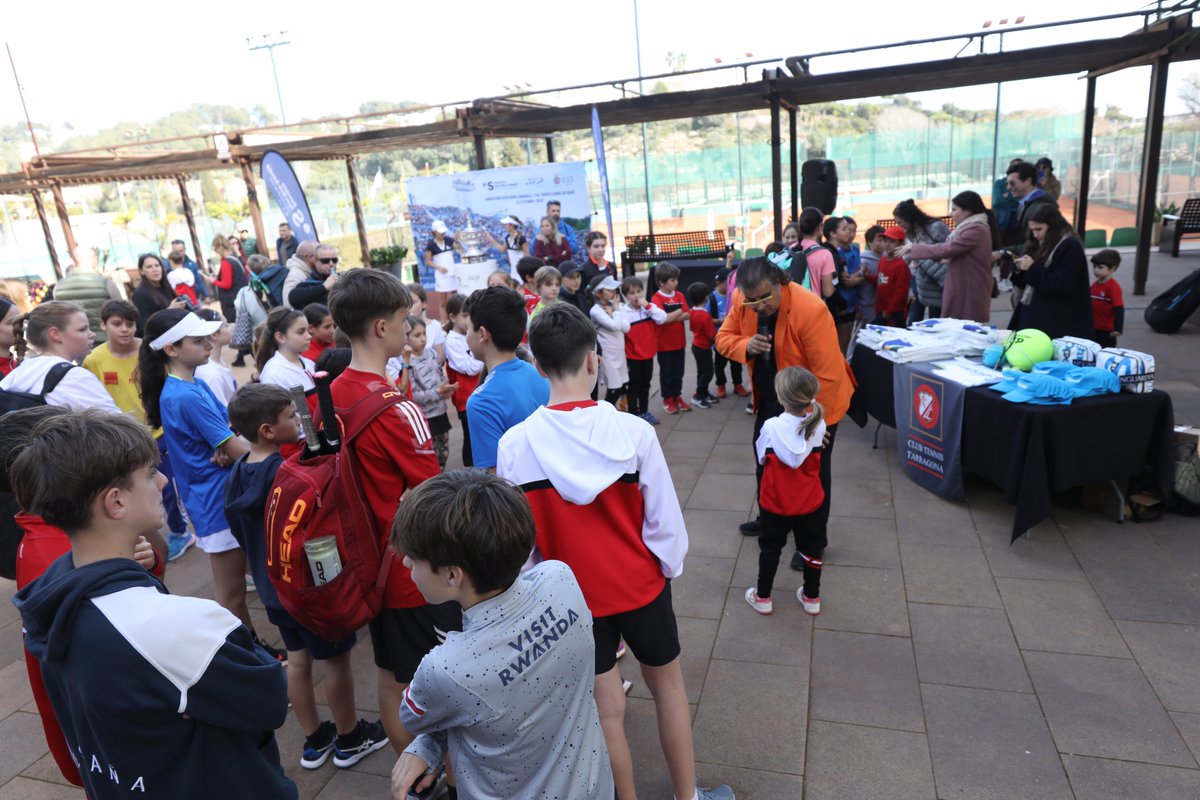 TennisTarragona's tweet photo. TENNIS | GODÓ SUB-14 AL CTT⚫🔴✅
👏🏼 Gràcies a tots per formar part d’un altre dia inoblidable pel CTT
CLUB TENNIS TARRAGONA, #LATEVACASA 🖤❤️
#totsfemctt #joemsumoalctt #ctt #clubtennistarragona #comunitatctt #femfamilia #calaromana #tarragona #tennis #godo https://t.co/eGpOnDZVxU