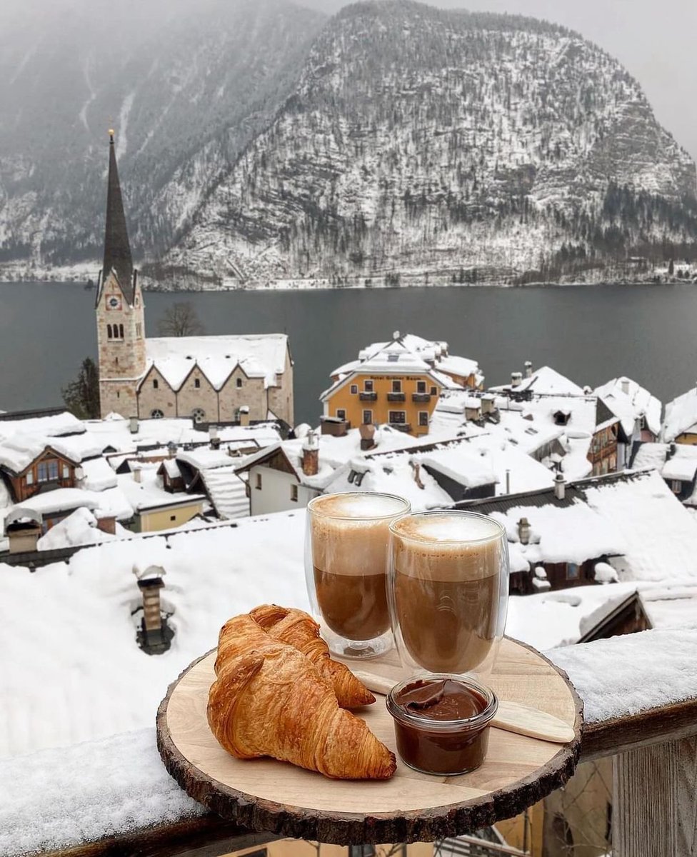 Mickbolin's tweet photo. Winter fairytale ❄️ https://t.co/NWNpoNhaRH