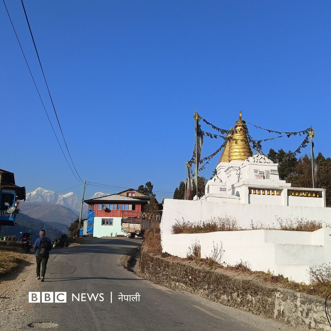 bbcnepali's tweet photo. सोलुखुम्बुको जोरबौद्धमा रहेको गुम्बा र पछाडि देखिएको नुम्बुर हिमाल। तस्बिर : RSS
#BBCNepali #Solukhumbu #Numbur https://t.co/25bYvDdTX4