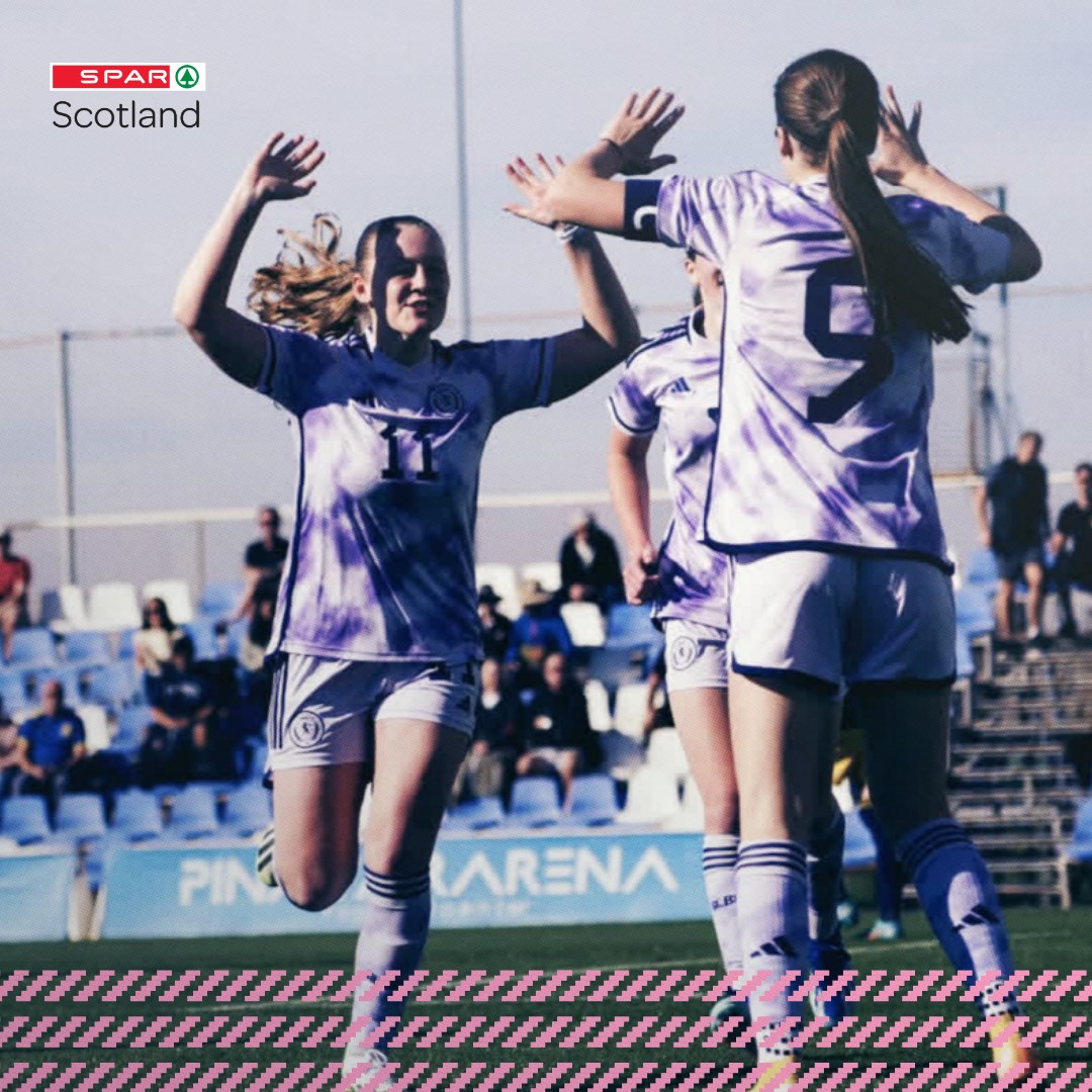 #SCOW17s | A link-up between Laura Berry and Amy Sharkey leads to our first goal of the MIMA Cup 🙌

➡️ Watch live here: scotfa.co/scow17sswe

#YoungTeam