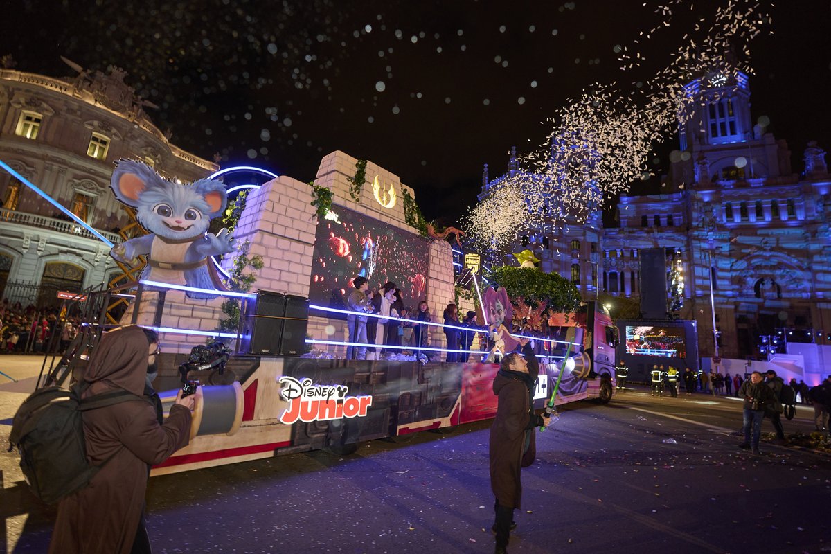 InusualEvents's tweet image. De una galaxia muy, muy lejana, a la Cabalgata de Reyes de Madrid! 💫 Nos convertimos en maestros Jedi del diseño, la producción 360 y el acting para llevar la magia de Star Wars a las calles de la capital con una carroza épica. 
#inusualevents #cabalgata2023 #eventosmadrid