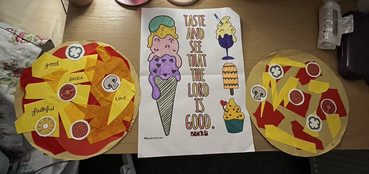 Yesterday I prepared the craft activity for the children at church. The children had a brilliant time making their pizzas and discussing their favourite pizza toppings. 🍕🍟