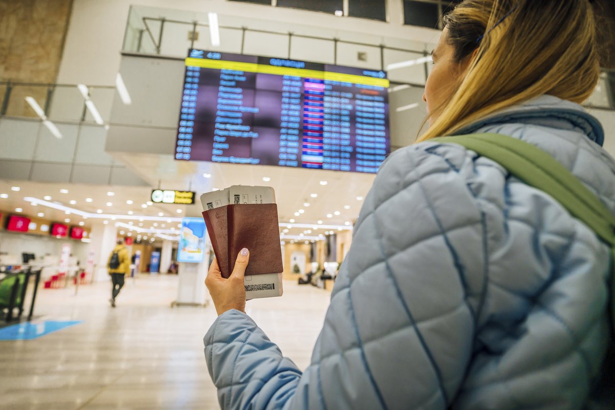 Reis je binnenkort buiten Europa of naar het Verenigd Koninkrijk? ✈️ Vraag op tijd je #reispas aan ✅ Kinderen tot 12 jaar hebben een Kids-ID of Belgisch #paspoort nodig om te reizen👉 antwerpen.be/reispas