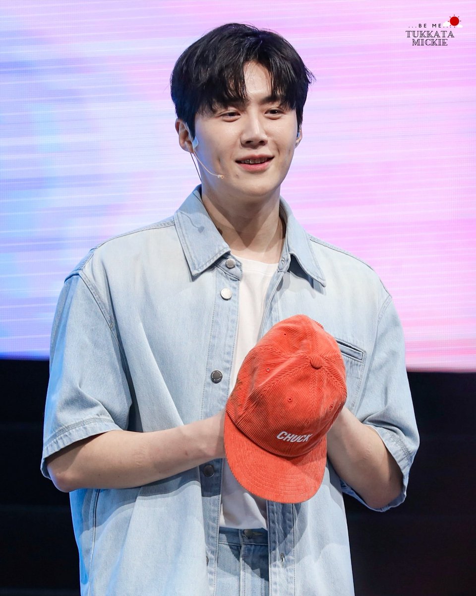 Tukkatamickie37's tweet photo. 2024 KIM SEON HO ASIA TOUR IN BKK [ 10 ] 🧢😅

#김선호
#KimSeonHo
#คิมซอนโฮ
#2024KIMSEONHOASIATOURinBANGKOK 

📌 https://t.co/npdD7FgHz0 https://t.co/QyuyFIn3LZ