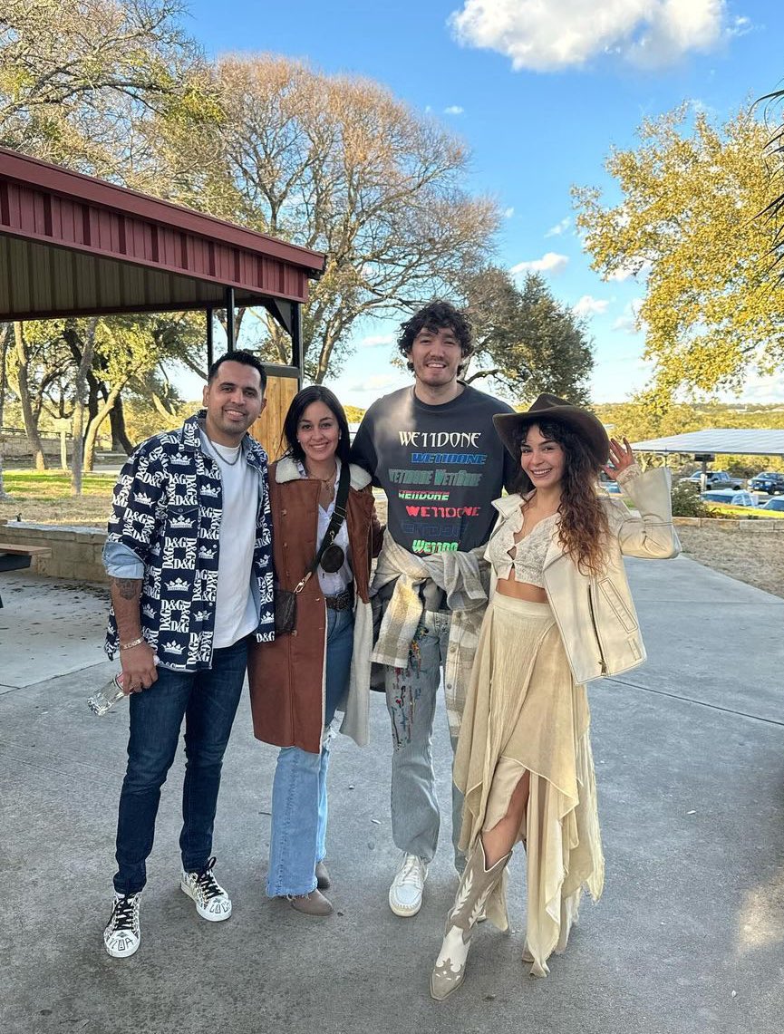 allaboutebru's tweet photo. Ebru Şahin ve Cedi Osman yeni! ❤️
#EbruŞahin @rebrusahin https://t.co/lpS6c9Jaln