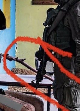 tamerqdh's tweet photo. نشر الجندي الإسرائيلي يوسي غامزو صورة يظهر فيها وهو يعذب مدني فلسطيني في حي الرمال غرب غزة .
في مقطع الفيديو اثناء اعتقاله نشاهد قدمه التي لم تكن مصابه ويسير عليها بشكل عادي ، وفي نفس الصورة التي تم نشرها نشاهد سلاح الجريمة بجواره الذي استخدمه الجندي في تعذيب المدني الفلسطيني واطلاق النار على قدمه اثناء تقيده وتعذيبه .

هذه واحده من القصة البشعة والارهابية ، وبتاكيد هناك مئات القصص أكثر بشاعة وإجرام لم يتم الكشف عنها بعد .