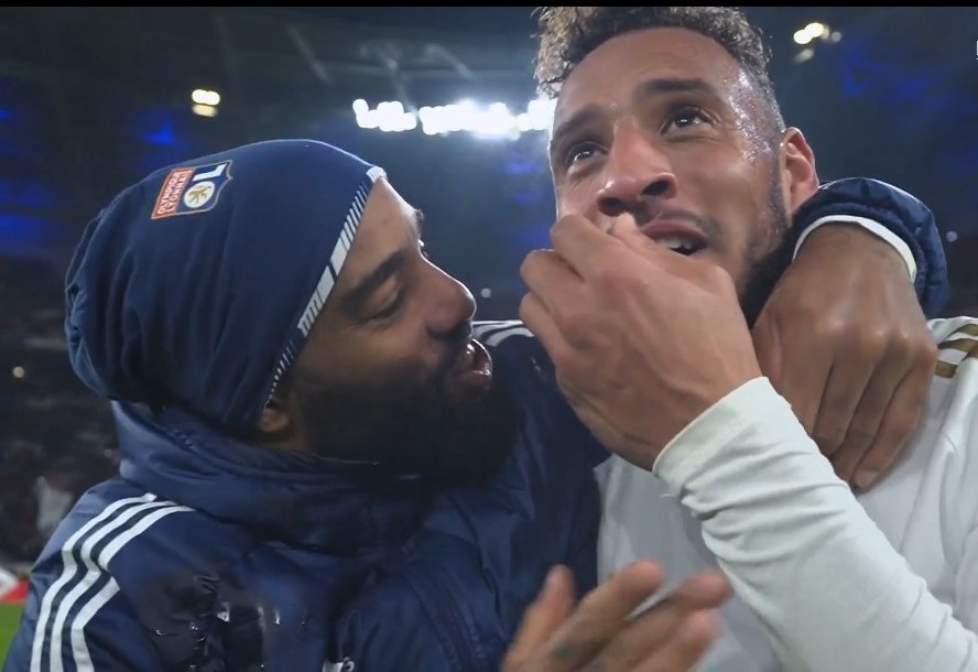 Cette photo existe ?
<a href="/barthruzza/">Barth Ruzza ❤️</a>